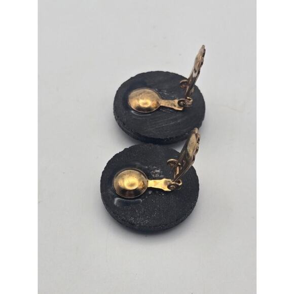 Vintage Black and White Cameo Clip On Earrings One of A Kind - Picture 3 of 4